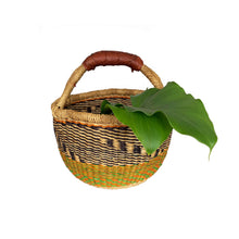 Load image into Gallery viewer, Explorer Basket Ebony - Leather handle
